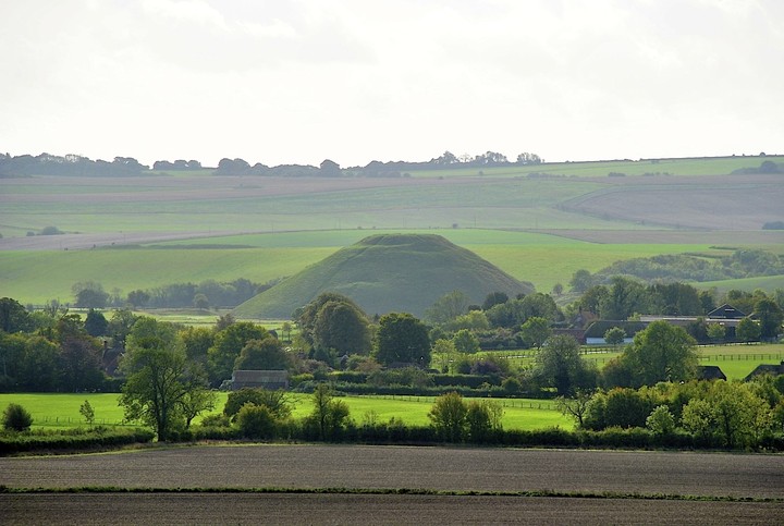 Silbury Hill (Artificial Mound) by ginger tt