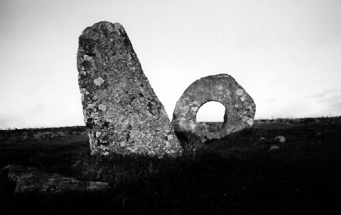 Men-An-Tol (Holed Stone) by pure joy