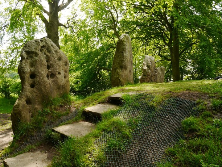 Wayland's Smithy (Long Barrow) by Meic