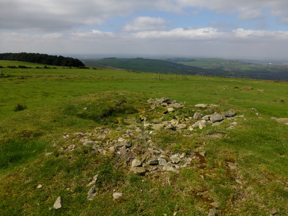 Cown Edge (Round Cairn) by thesweetcheat
