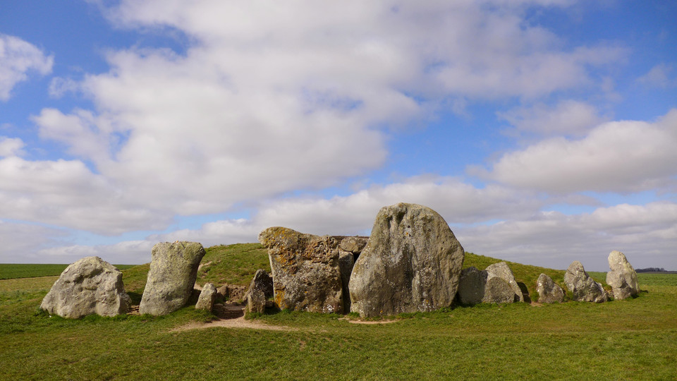 West Kennett (Long Barrow) by thelonious
