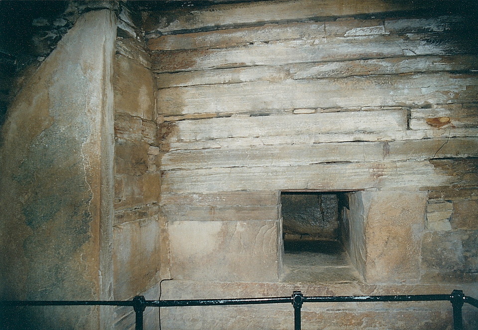 Maeshowe (Chambered Tomb) by GLADMAN