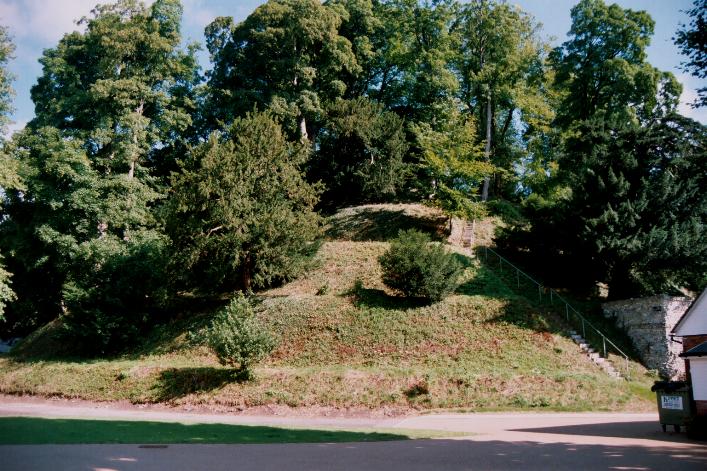 Marlborough Mound (Artificial Mound) by Moth