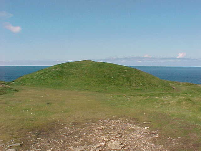 Barclodiad-y-Gawres (Chambered Cairn) by Schlager Man