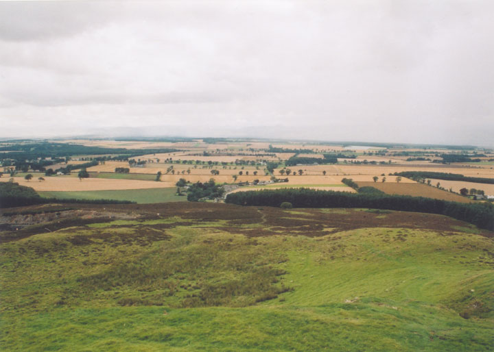 Dunsinnan Hill (Hillfort) by BigSweetie