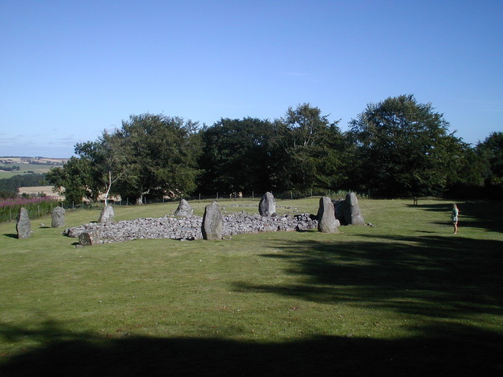Loanhead of Daviot (Stone Circle) by broen