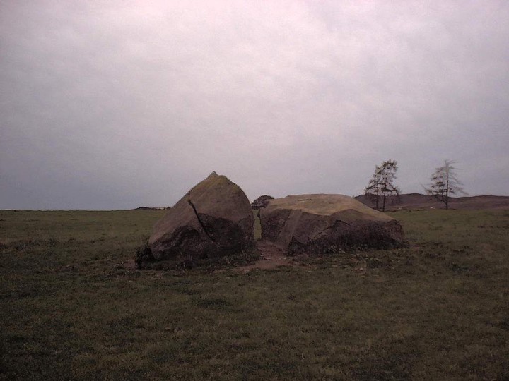 Fowlis Wester Standing Stones (Standing Stones) by winterjc