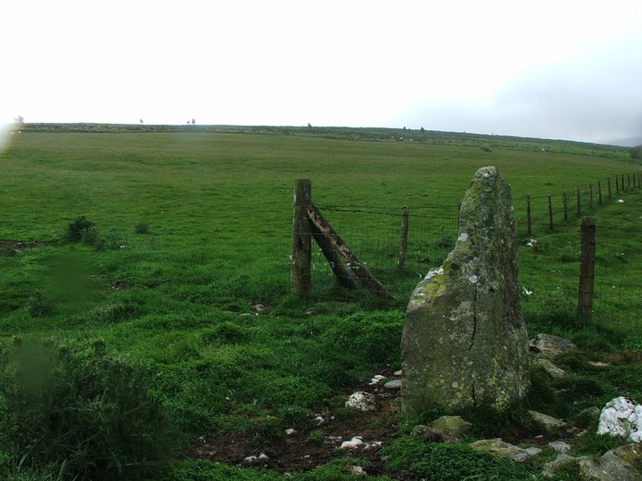 Penagored (Standing Stone / Menhir) by postman