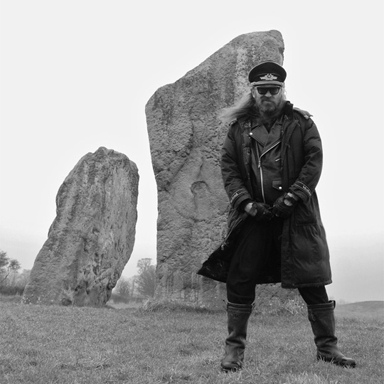 Julian Cope at Avebury, photo by Andrew Johnstone