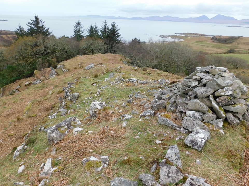 Dun A' Bhuilg (Hillfort) by drewbhoy