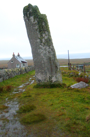 Clach an Trushal (Standing Stone / Menhir) by Zeb